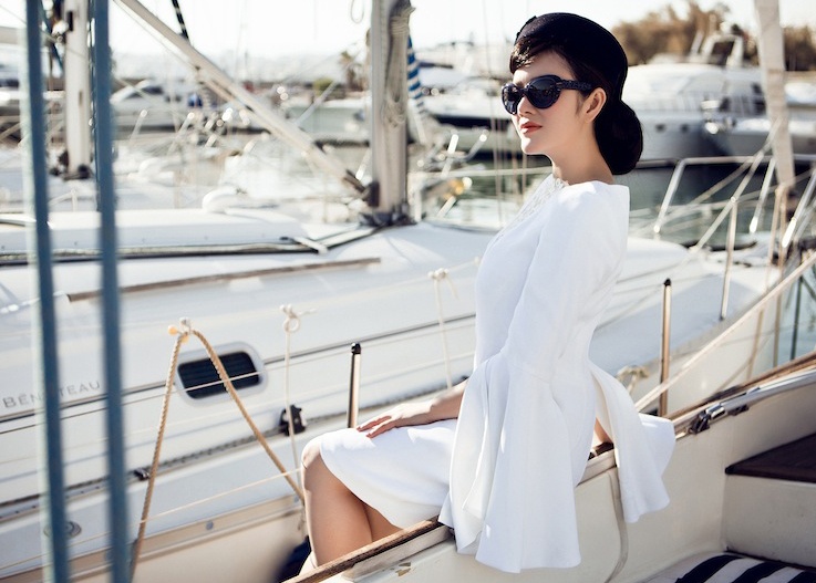 Ly Nha Ky lam cong nuong kieu sa tren du thuyen o Phap hinh anh