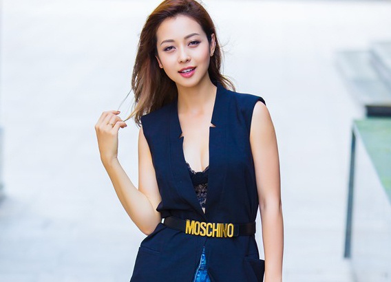 Jennifer Pham mac sexy dao pho noi bat nhat tuan hinh anh