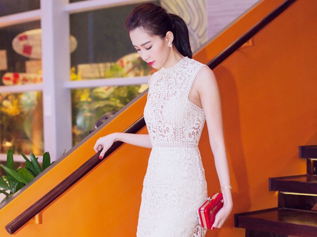 Dang Thu Thao dien vay xuyen thau dan dau top sao dep hinh anh