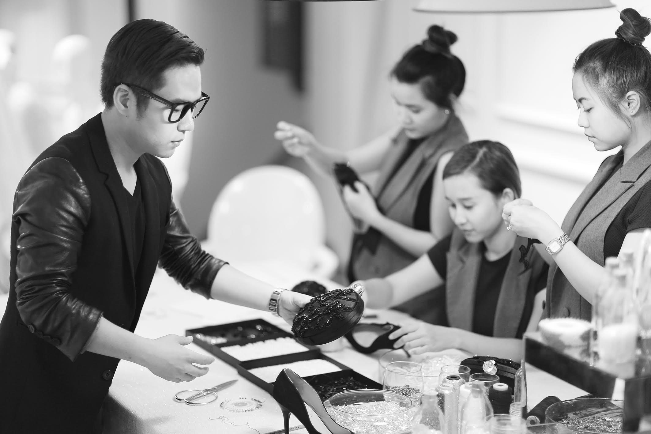 Chung Thanh Phong thiet ke phu kien hinh anh