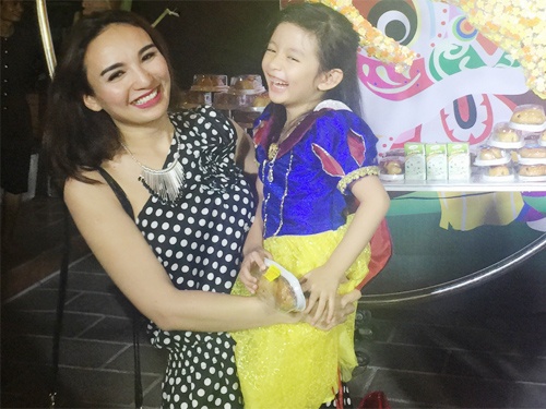 Sao Viet don trung thu am cung ben con hinh anh