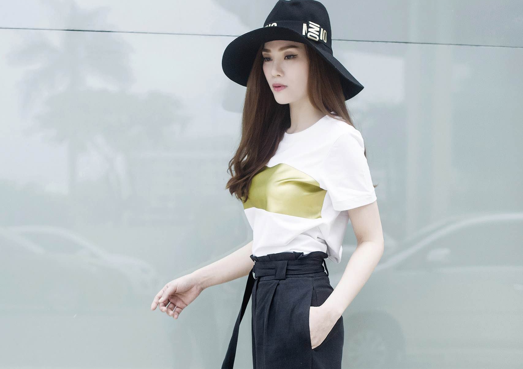 Street style thanh lich cua Thu Thuy hinh anh
