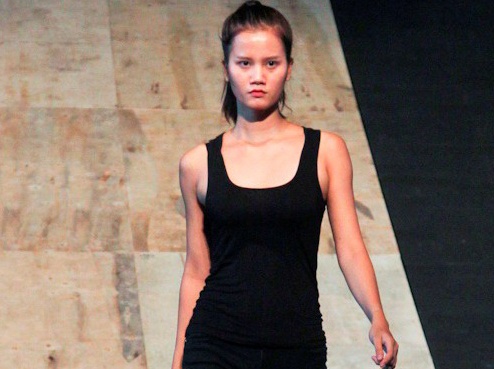 Tan quan quan bi nghi choi xau Hong Xuan truoc chung ket hinh anh