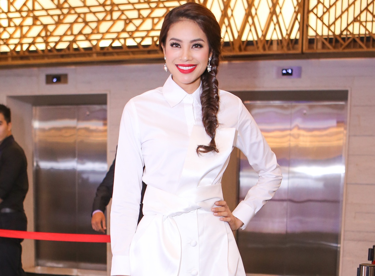 Hoa hau Pham Huong mac kin dao noi bat o su kien hinh anh