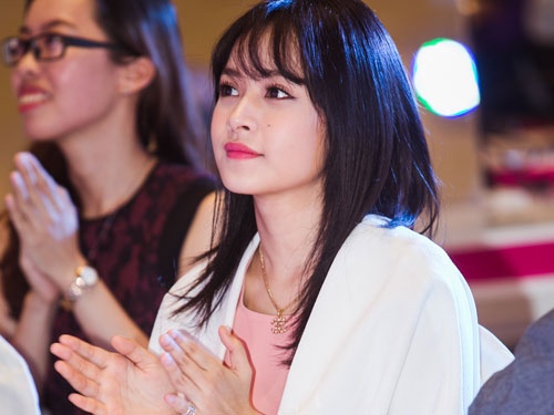 Chi Pu la lam voi mai toc den o su kien hinh anh