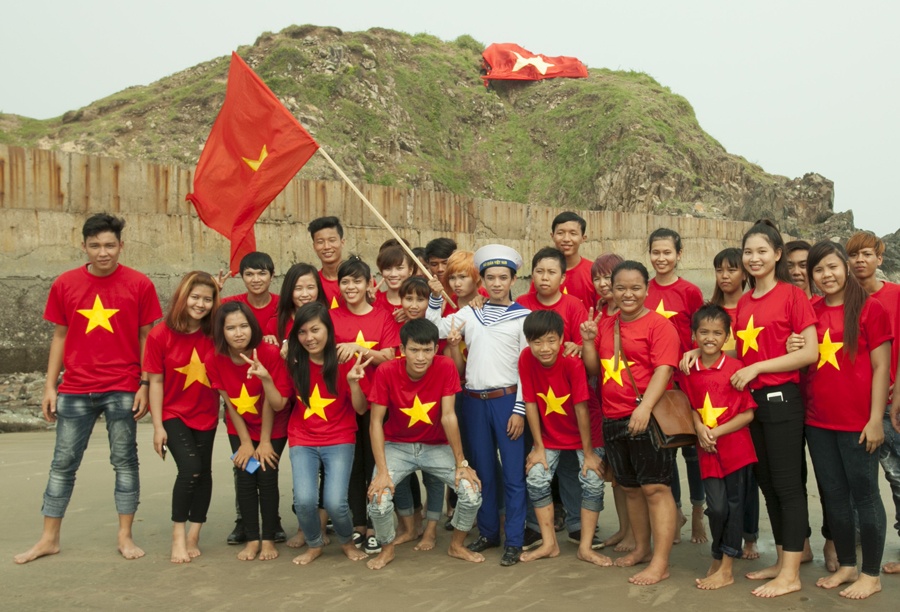 Bien Dao Viet Nam - Bui Vinh Phuc (hot boy ban keo keo) hinh anh