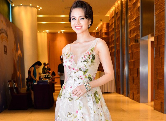My nhan Viet dien chung vay ao hinh anh