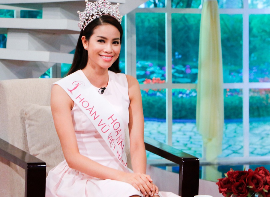 Pham Huong thua nhan dang chiu nhieu thi phi hinh anh