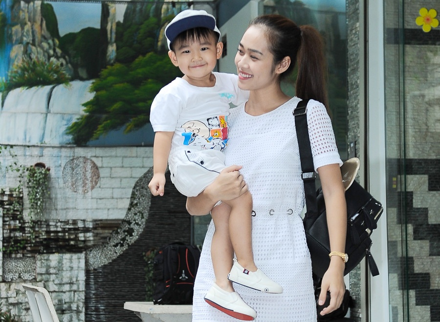 Mot ngay cua ba me don than Diep Bao Ngoc hinh anh