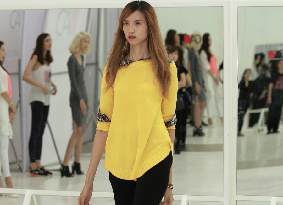 A quan cao 1,9 m tap luyen truoc dem thoi trang toc hinh anh