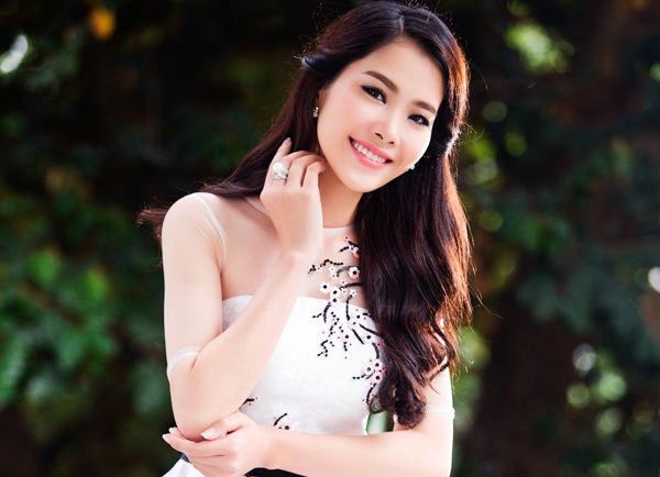 Hoa khoi Nam Em: ‘Toi chua tung co ban trai' hinh anh