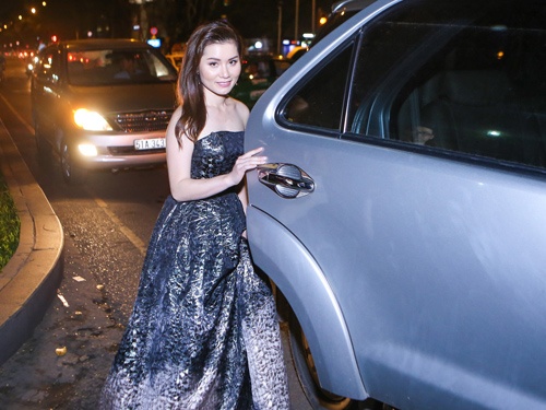 Vo Dan Truong mot minh du tiec o Sai Gon hinh anh