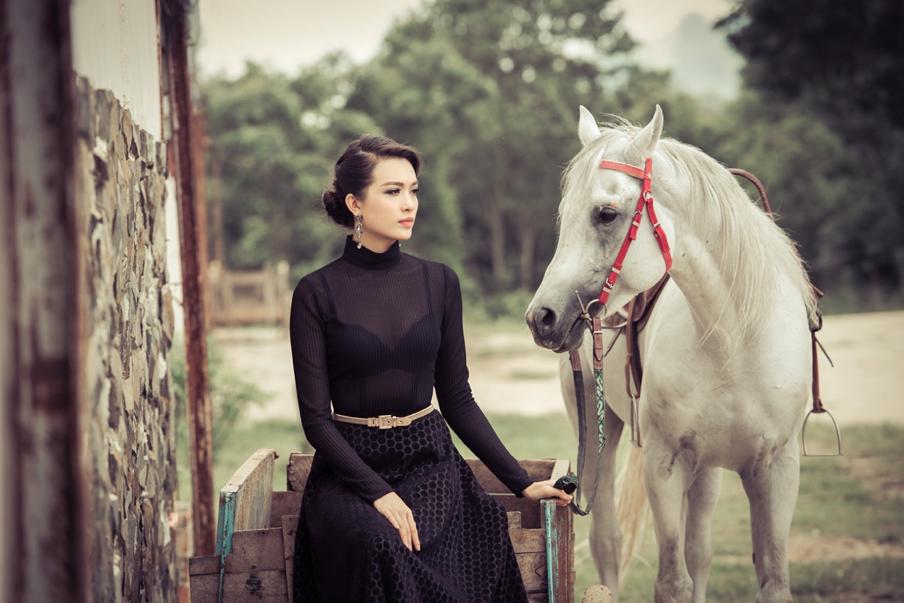 A hau Le Hang voi ve dep co dien hinh anh