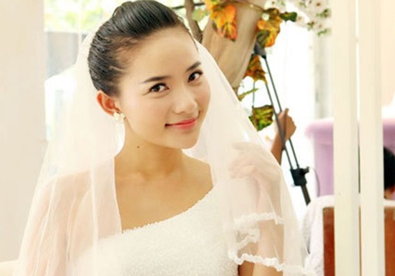 Phan Nhu Thao va chong cu Ngoc Thuy bi mat lam le an hoi hinh anh