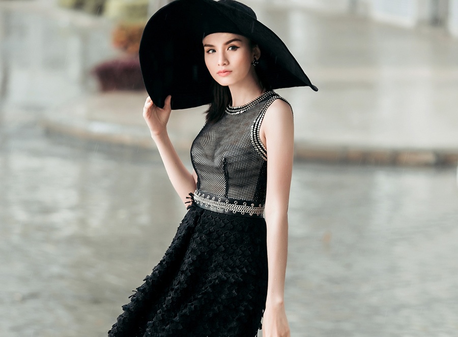 5 set do xuong pho kieu sa cua hoa hau Diem Huong hinh anh