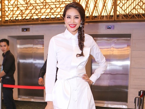 Thoi trang su kien sac trang tinh khoi cua Pham Huong hinh anh