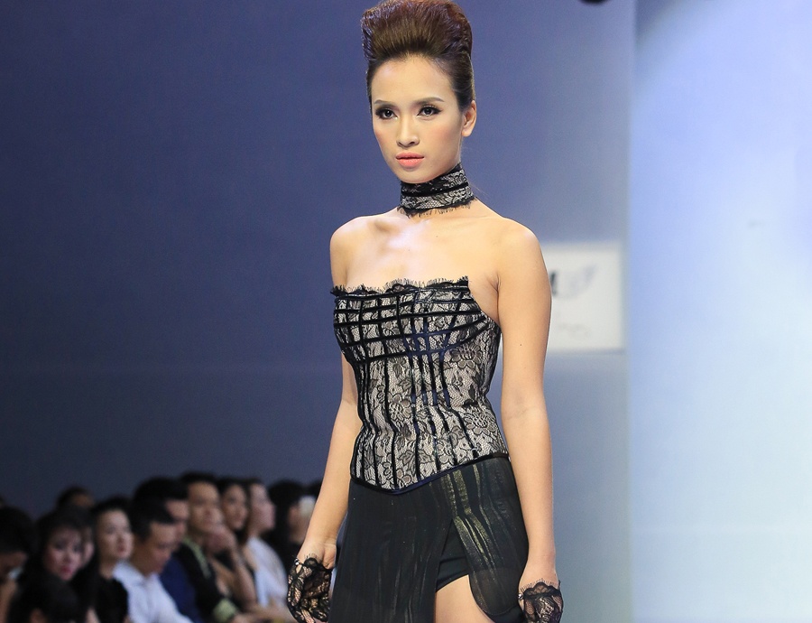 Ai Phuong dien dam xe tao bao lam vedette hinh anh