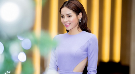 Ky Duyen dien vay cut-out dan dau nhom sao dep hinh anh