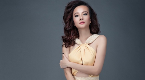 Duong Yen Ngoc khoe dang voi dam da hoi hinh anh