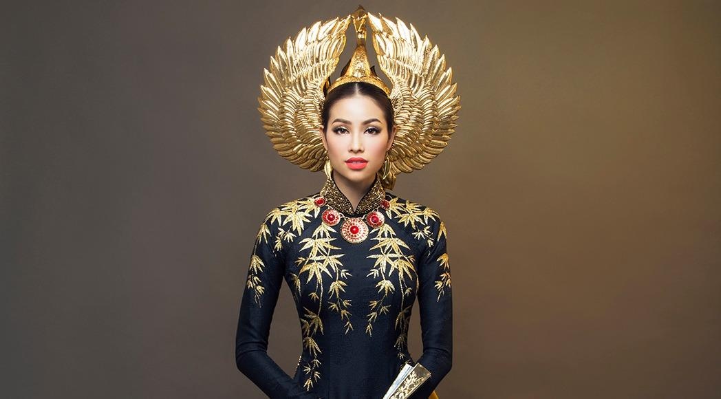 Quoc phuc trang - den cua Pham Huong o Hoa hau Hoan vu hinh anh