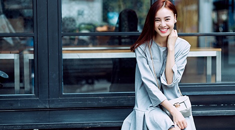 Ninh Duong Lan Ngoc xuong pho Noel voi 7 set do thanh lich hinh anh