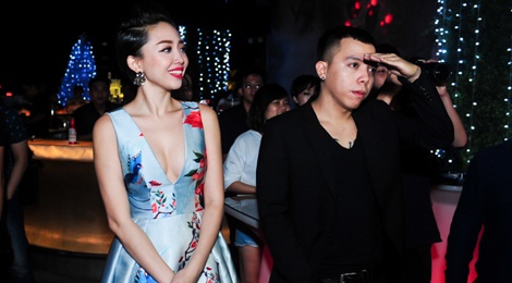 Hoang Touliver luon ke sat Toc Tien o su kien hinh anh