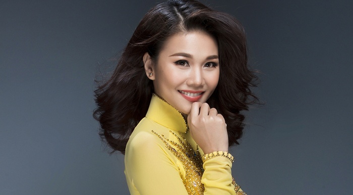 Thanh Hang goi y 3 mau ao dai dien trong ngay dau nam hinh anh