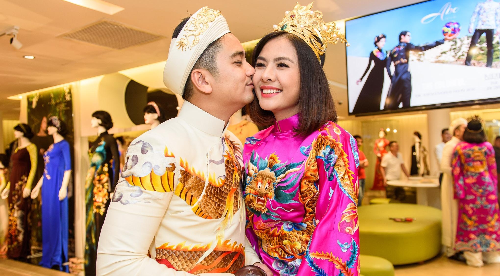 Ong xa doanh nhan dua Van Trang di thu ao dai cuoi hinh anh