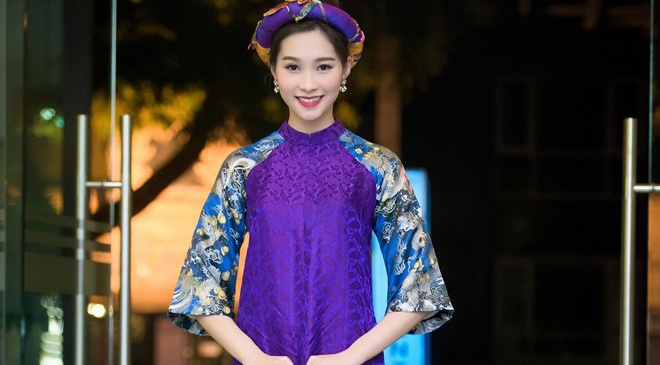 Sao Viet chuong mot ao dai cach tan du su kien hinh anh