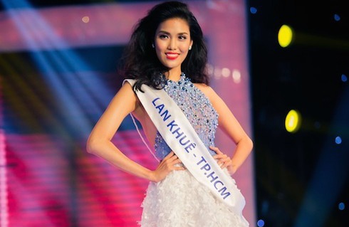 Lan Khue ung xu o Hoa khoi Ao dai 2014 hinh anh