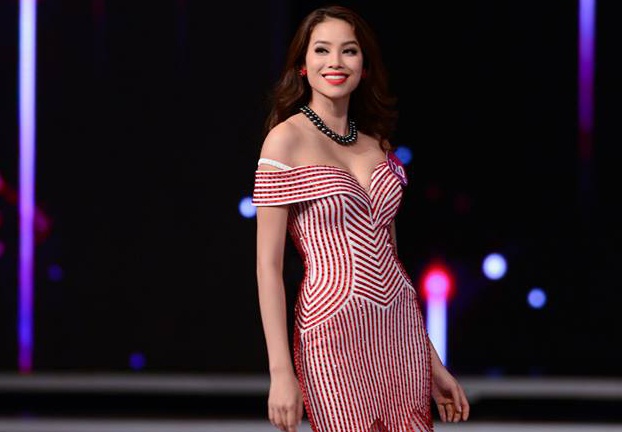 Pham Huong ung xu o Hoa hau Hoan vu Viet Nam hinh anh