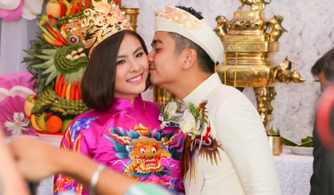 Van Trang rang ngoi trong le ruoc dau hinh anh