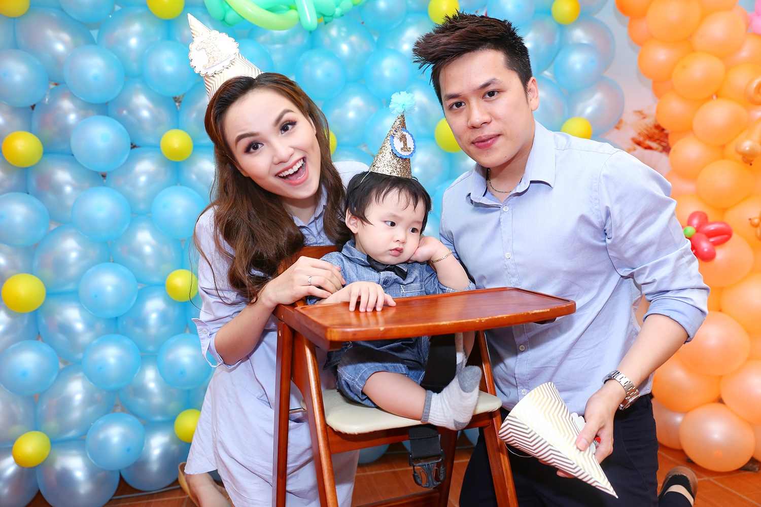 Diem Huong to chuc tiec thoi noi am cung cho con trai hinh anh