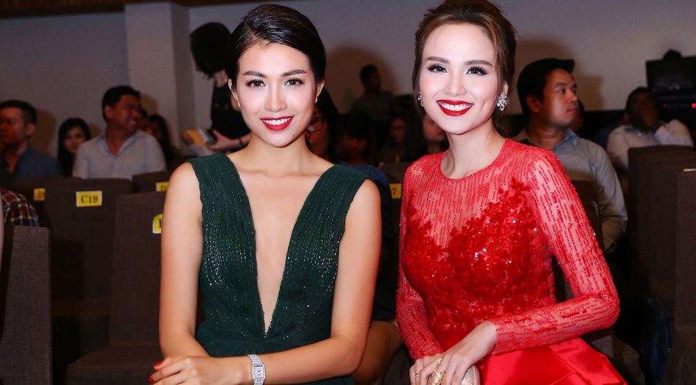 My nhan Viet khoe ve quyen ru hinh anh