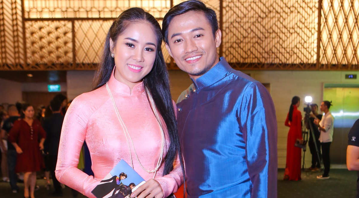 Quy Binh - Le Phuong than thiet o su kien thoi trang hinh anh