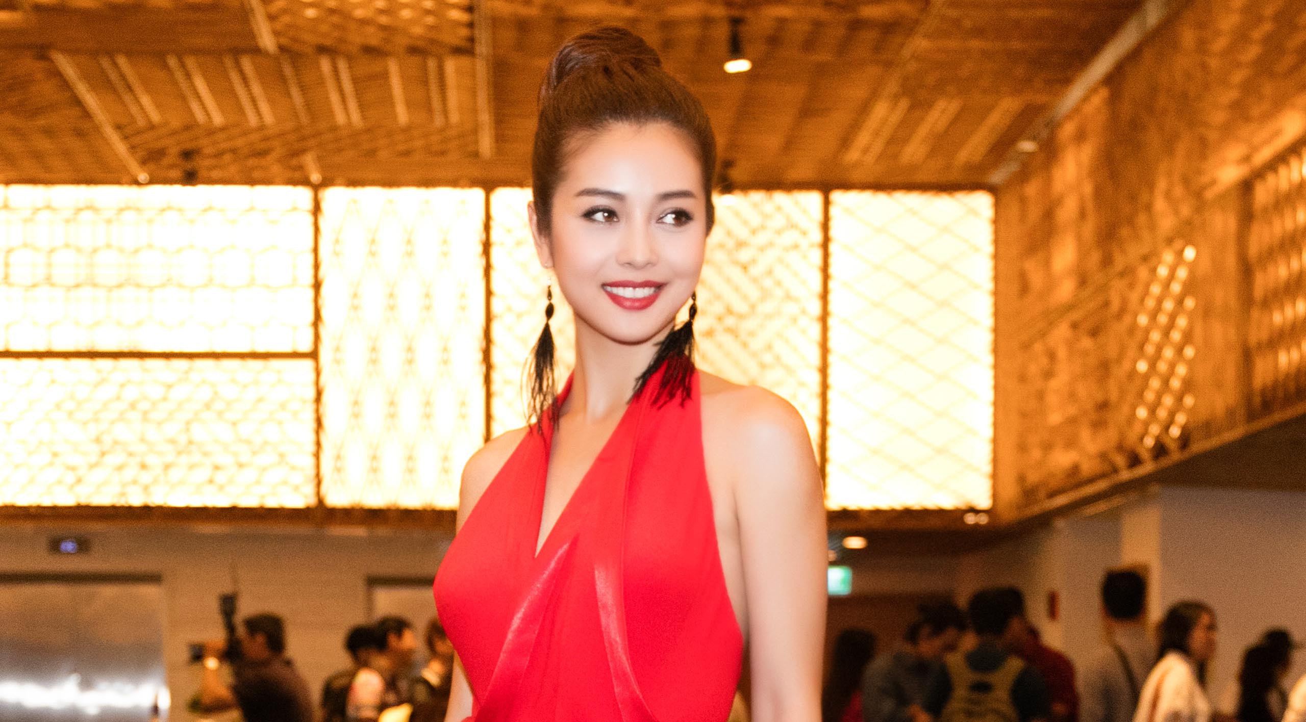 10 goi y chon trang phuc ngay Tet tu sao Viet hinh anh