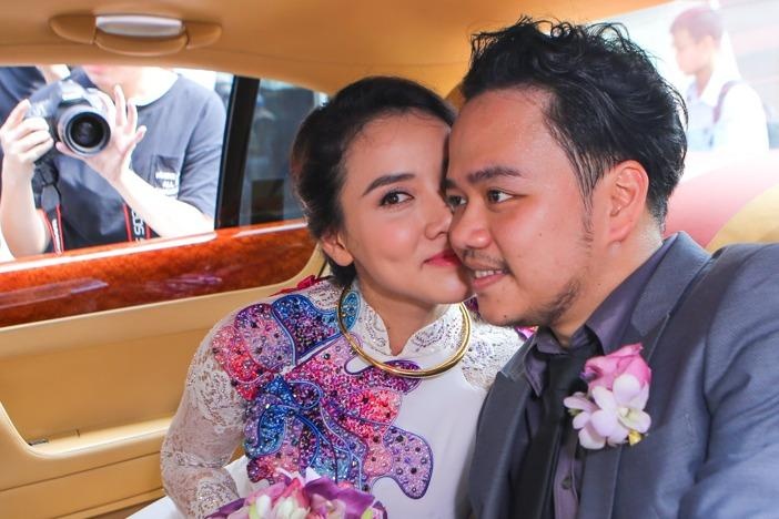 Trang Nhung hon chu re trong le ruoc dau hinh anh