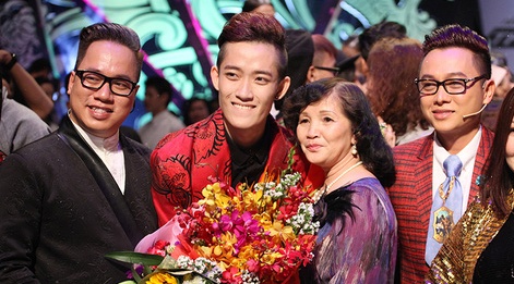 Quan quan Tien Truyen ke chuyen bo me chan nuoi bo hinh anh