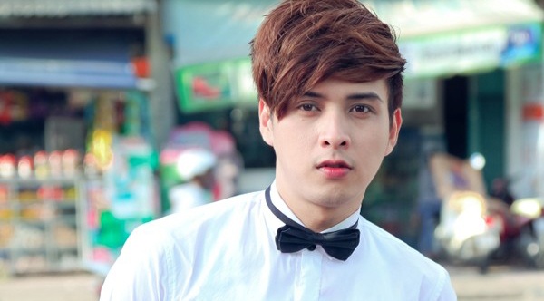 Ho Quang Hieu co don khi don giao thua tren duong chay show hinh anh