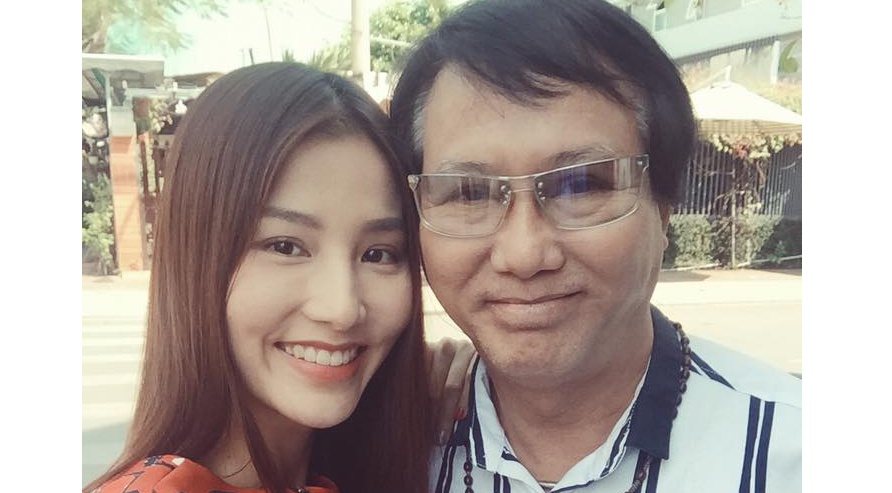 Sao Viet sum vay am cung ben nguoi than ngay Tet hinh anh