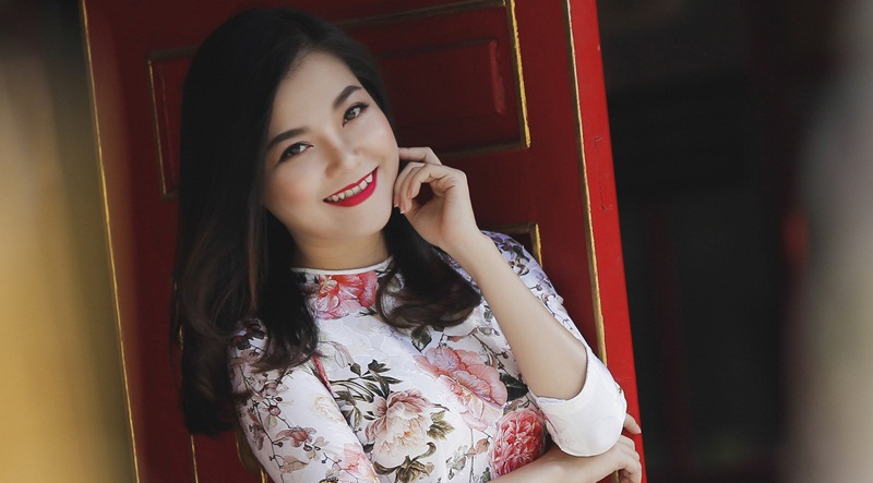 Thanh Ngoc diu dang trong ta ao dai co dien hinh anh
