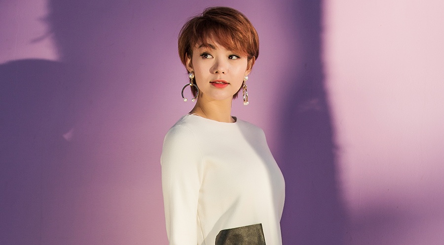 Minh Hang chon trang phuc da phong cach dao pho hinh anh