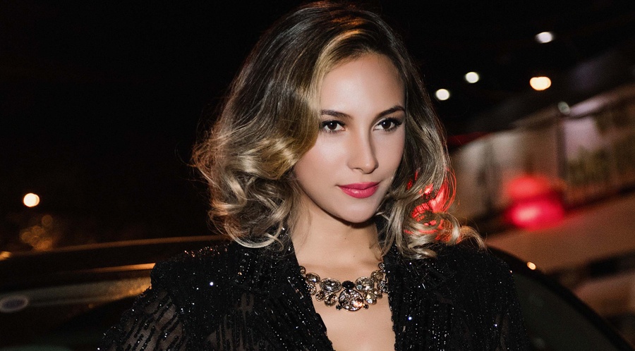 Hoa hau Venezuela mac goi cam du su kien o TP HCM hinh anh