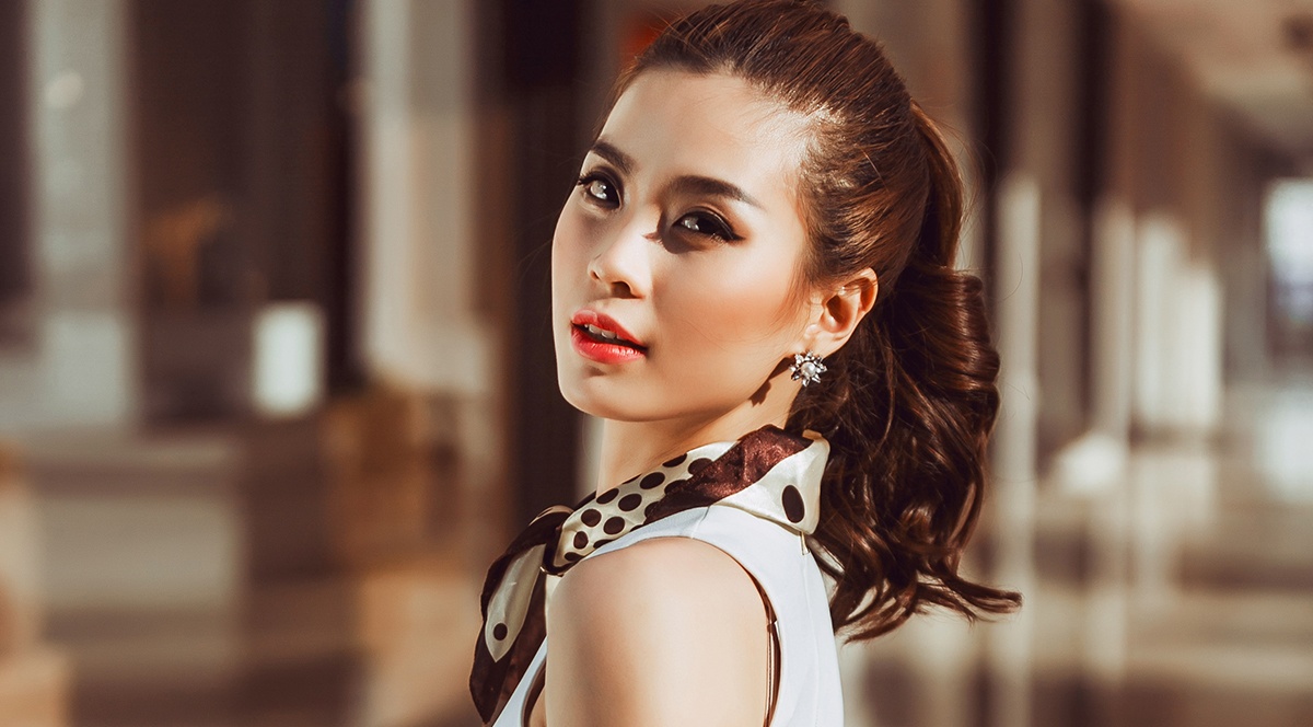 Street style giao mua thanh lich cua A hau Diem Trang hinh anh