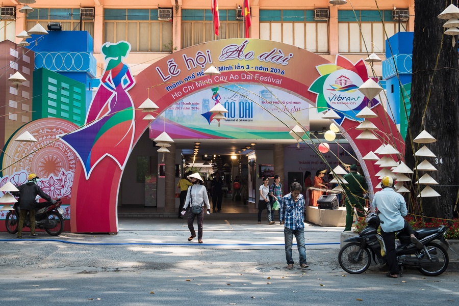Le hoi ao dai TP HCM 2016 anh 1