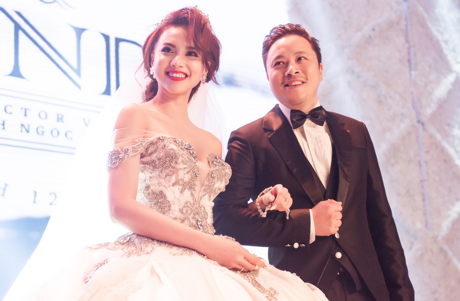 Victor Vu cuoi Dinh Ngoc Diep anh 2