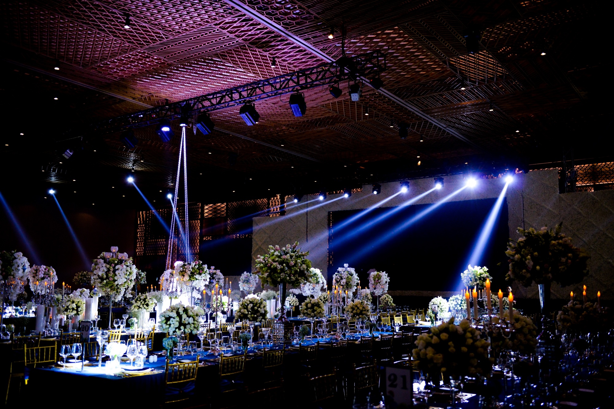 Victor Vu cuoi Dinh Ngoc Diep anh 8