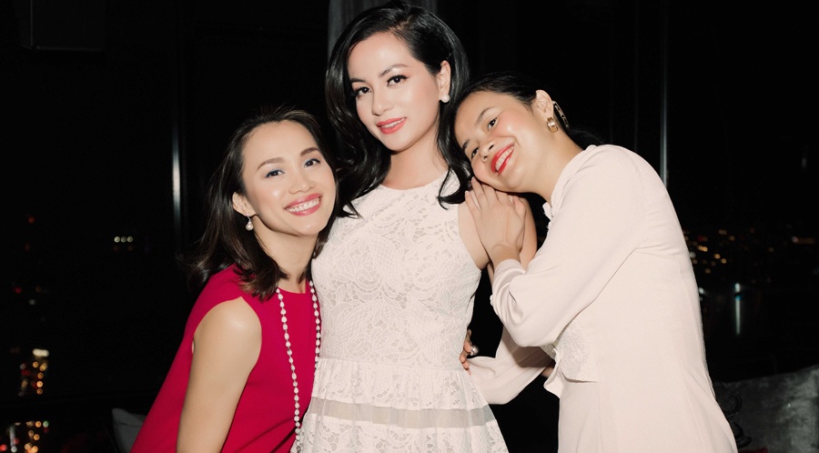 Ngoc Thuy lam tiec chia tay doi doc than truoc khi tai hon hinh anh