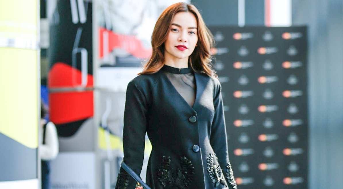 Ho Ngoc Ha mac sanh dieu du Tuan le thoi trang Tokyo hinh anh