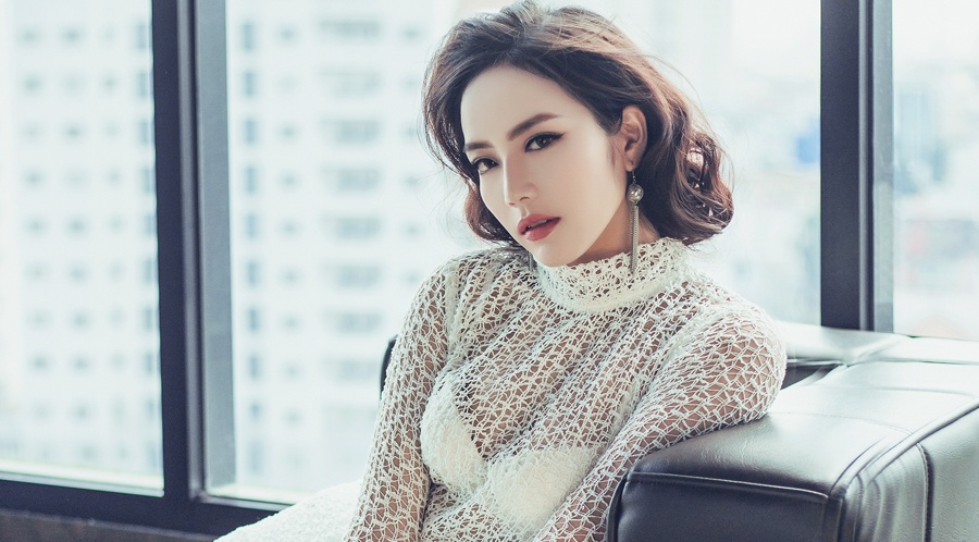 Giai bac sieu mau 2015 quyen ru voi trang phuc trang den hinh anh